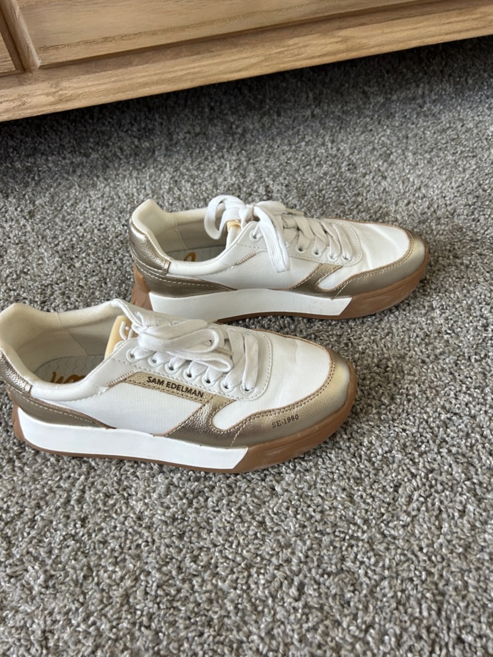 Sam Edelman White and Gold Metallic Accent Platform Sneakers